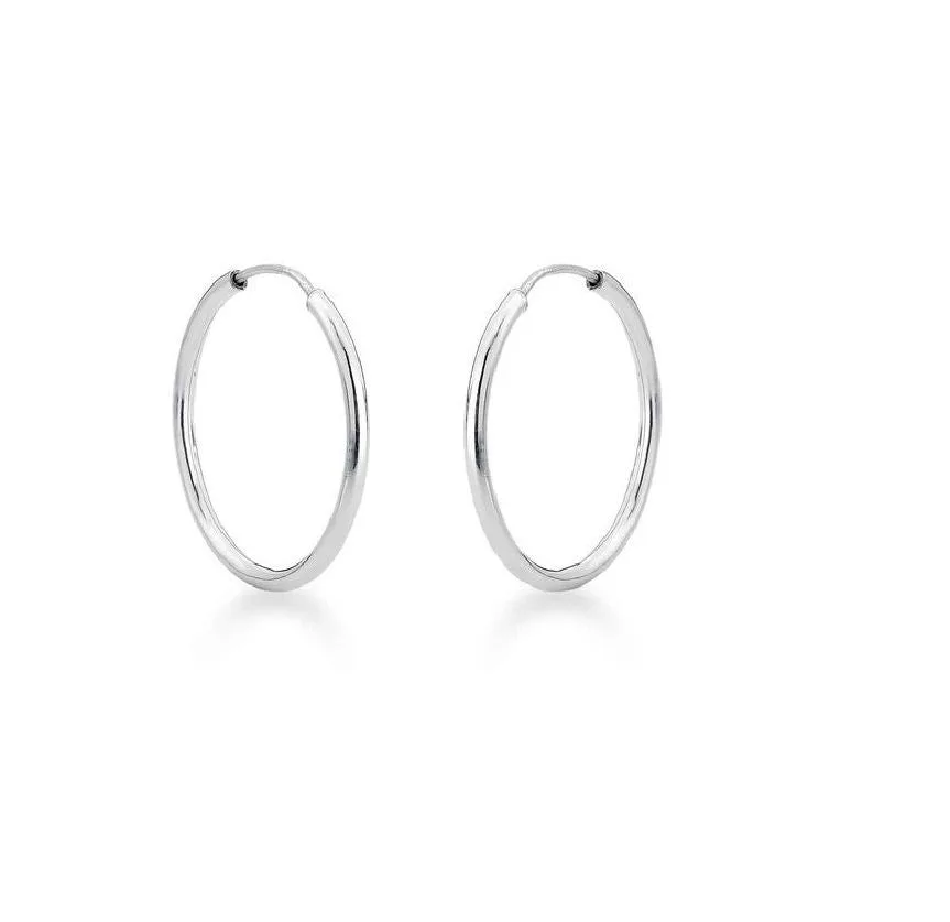 Brinco Argola em Prata 925 – Clássico e Atemporal - Joias e Semijoias Aurum Essentia